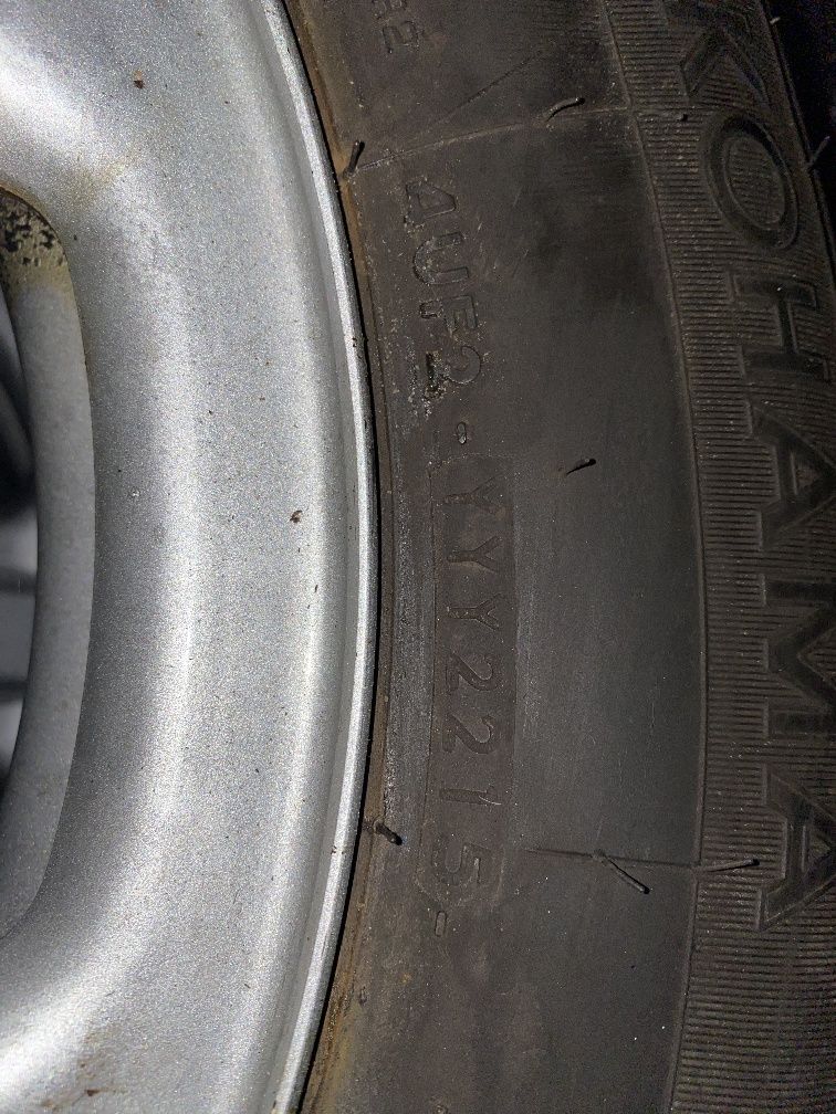 Kola jeep 5x127 r16 felgi z oponami zimowymi