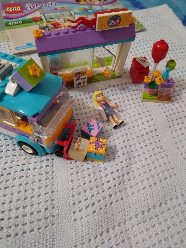 LEGO Friends 41310 Dostawca upominków w Heartlake