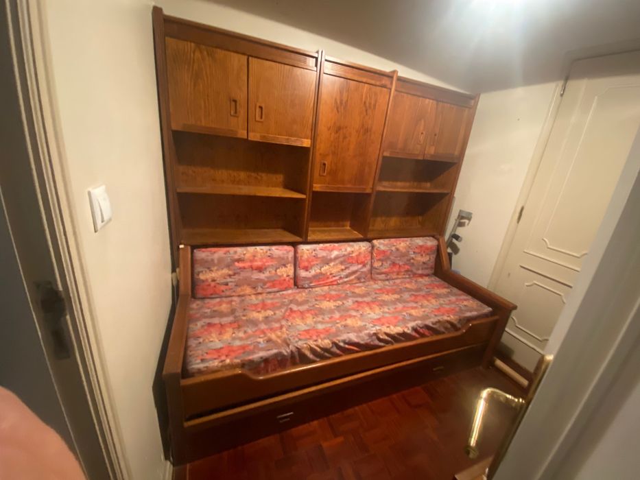 Móvel com cama e arrumação
