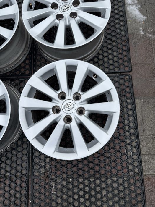 Диски оригінальні toyota Camry 40 55 70 avensis Corolla rav4 5 114 r16