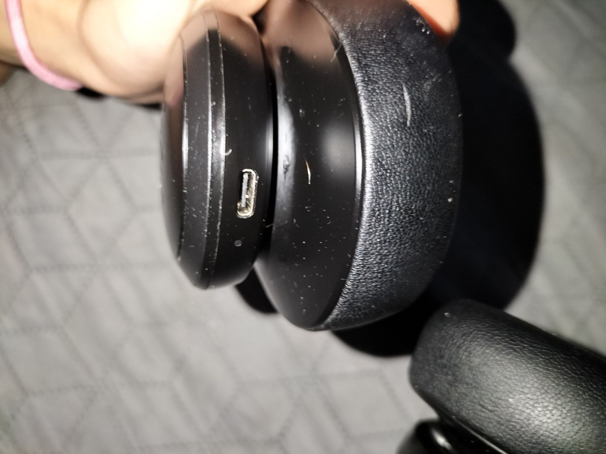 Sprzedam słuchawki JBL  live 770 nc