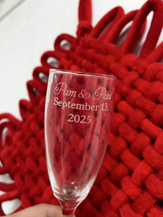 Гравіровка ,брендування, маркування, нанесення логотипів та привітань