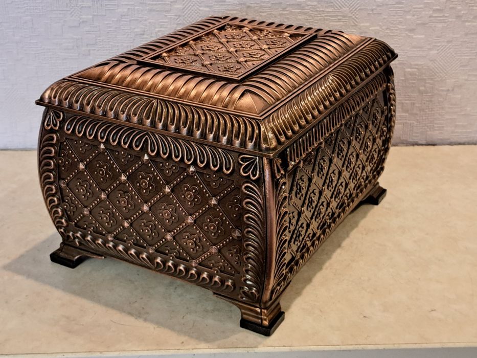 На подарок - Бронзовая шкатулка, ларец СССР  - медь, сплав.