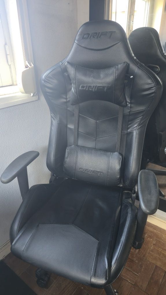 Cadeira Gaming Drift DR85 em couro preto!