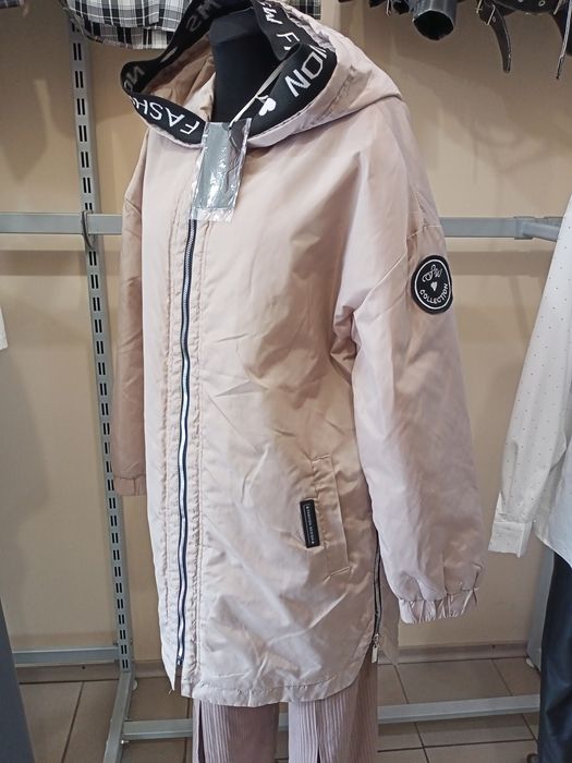 Куртка довга з капюшоном бежева