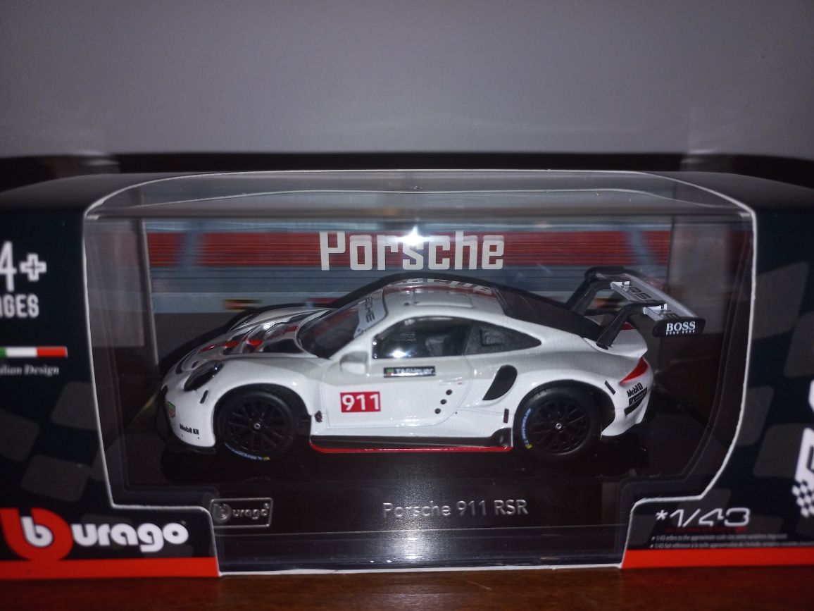 Bburago Porsche 911 RSR, pod kloszem, skala 1:43