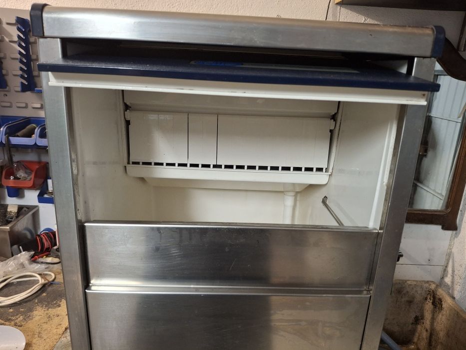 Maquina de gelo Industrial 32kg