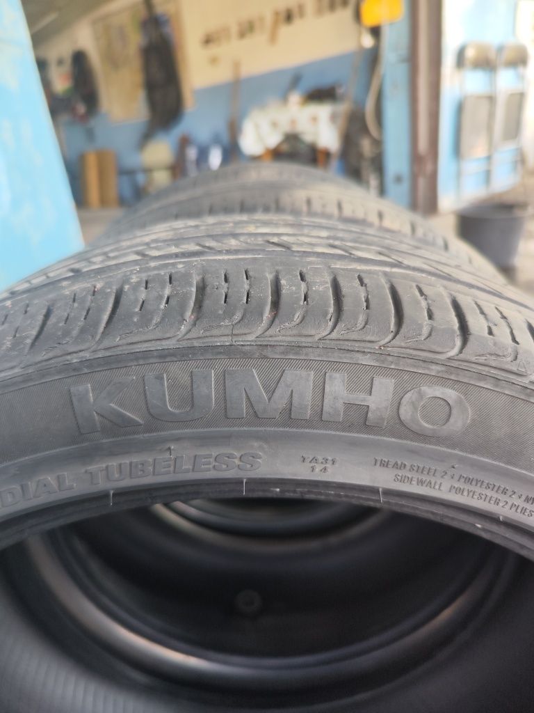 Продам шини Kumho 225/45/18