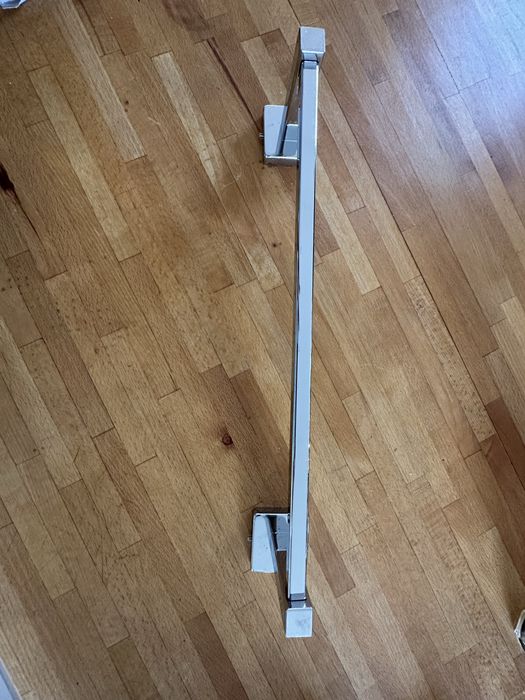 Wieszak na ręczniki efekt  chromu 40 cm