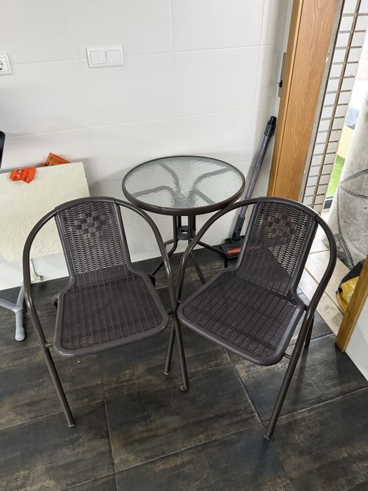 Mesa exterior 60x60x70cm com 2 cadeiras