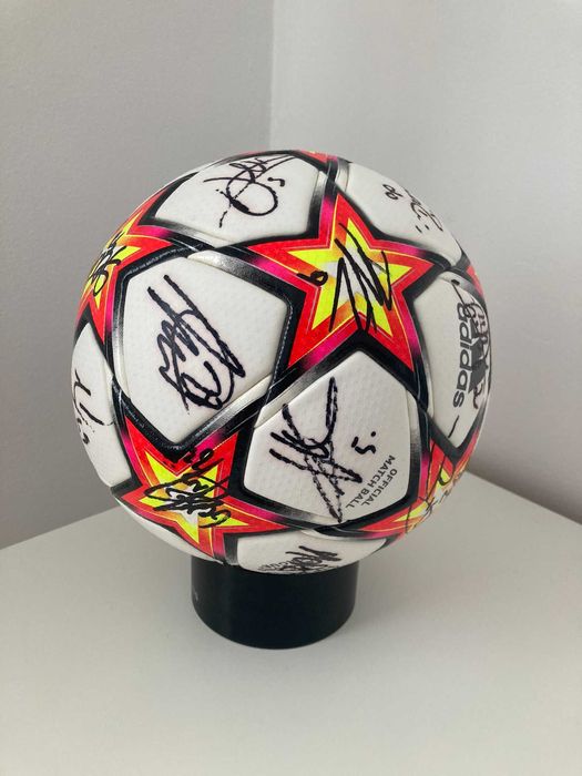 Bola PRO UEFA Champions League - 21/22 (Assinada: plantel do Benfica)