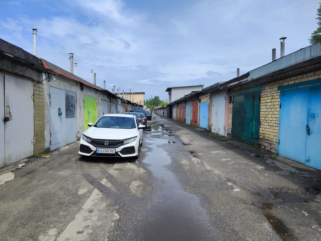 Цегляний гараж з повноцінним підвалом, м.Оболонь