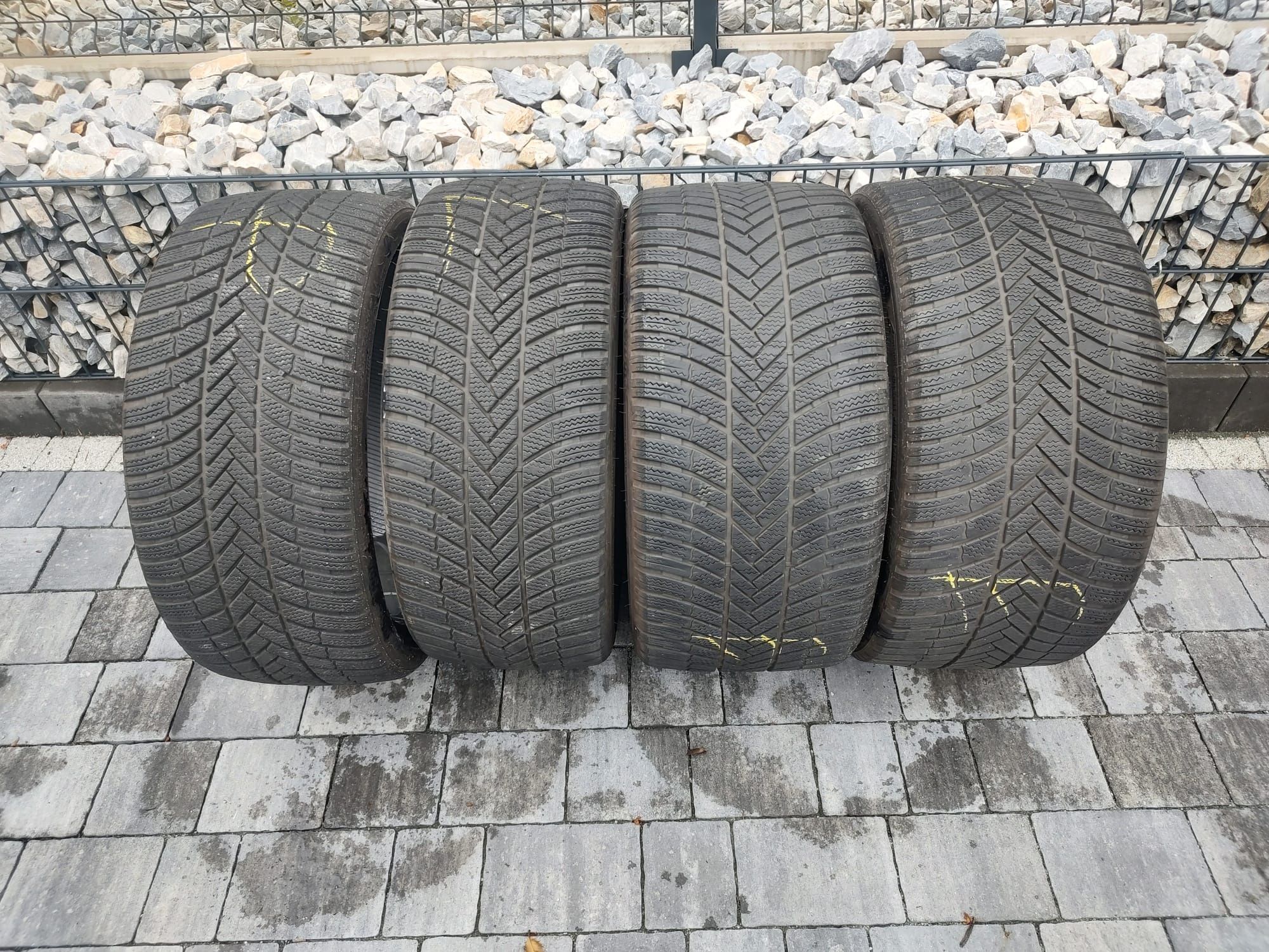 Bridgestone blizzak LM005 2x275/30R20 2x245/35R20