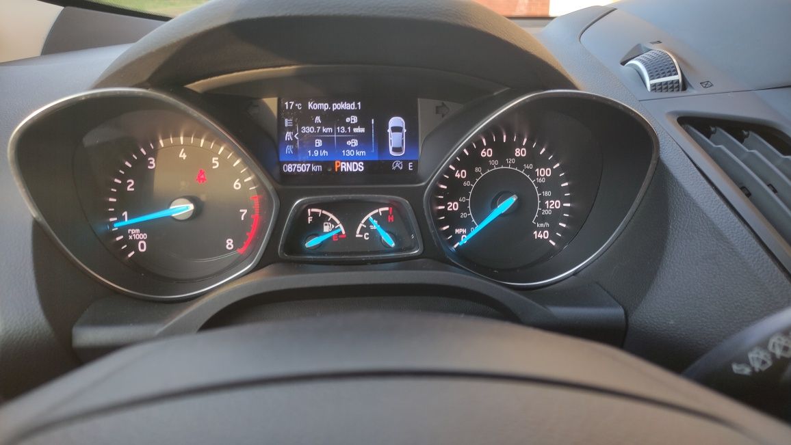 Ford Escape Titanium z napędem 4x4 Full ver. wyposażenia