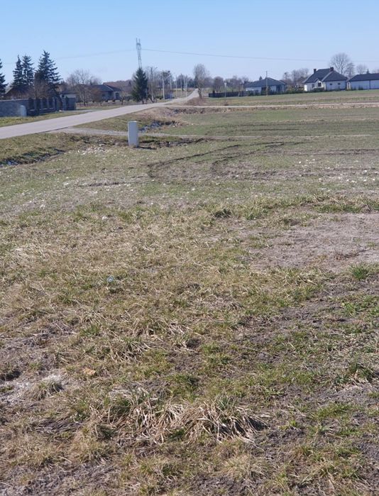 Sprzedam działkę budowlaną  18 arów  nr dzałki 570/8 Uher