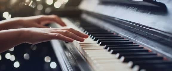 Lekcje gry na pianinie w Bytowie! Pierwsza lekcja gratis!