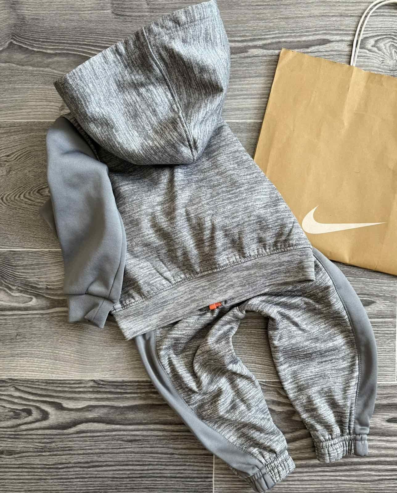 Спортивный костюм Nike. Рост 86см.