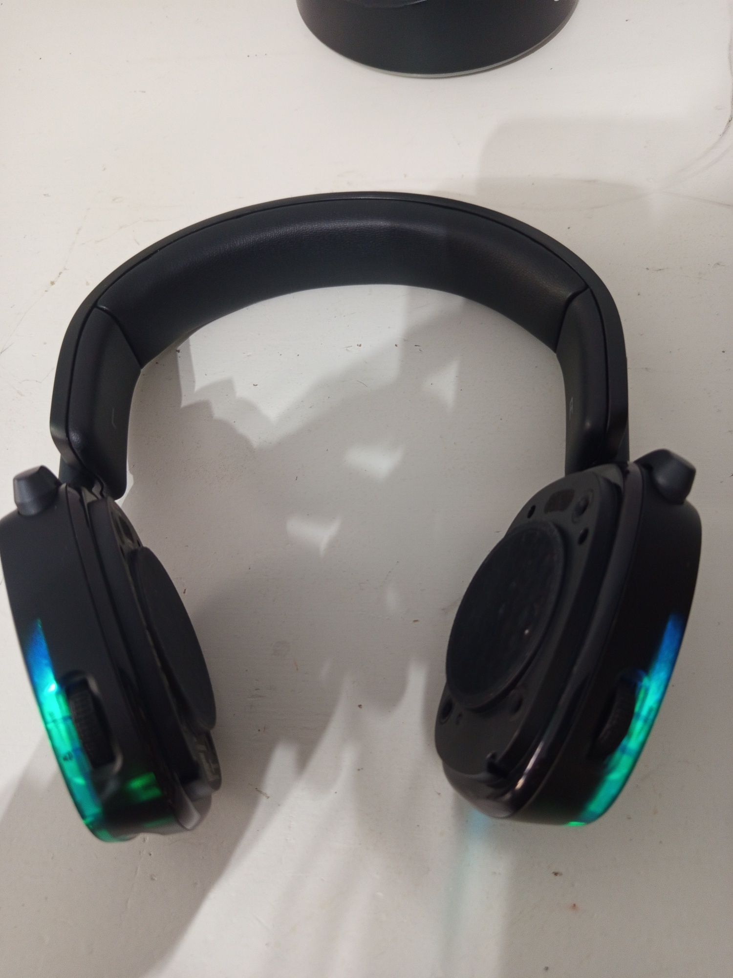 Roccat Syn Max Air słuchawki bezprzewodowe ze stacją
