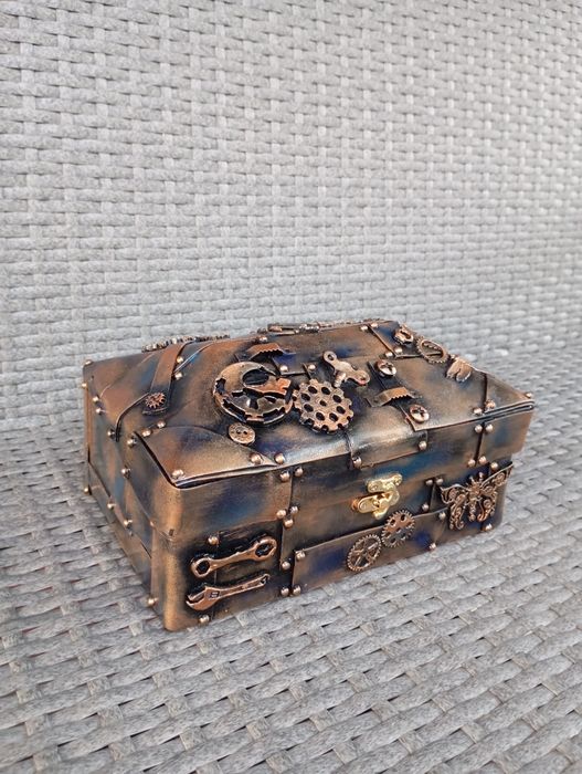 Скринька ручної роботи