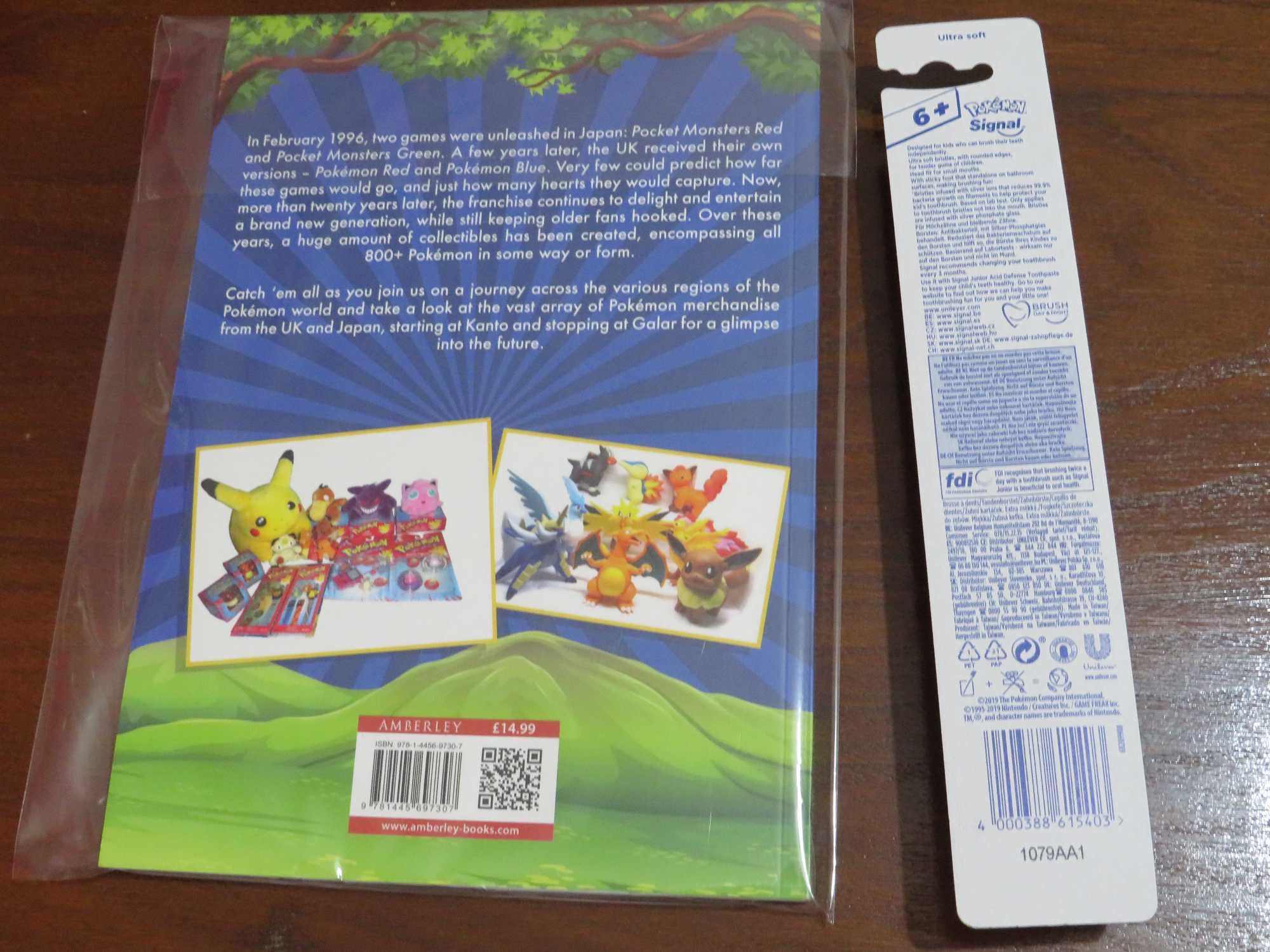 Livro para coleccionadores de artigos antigos Pokemon + Oferta Escova