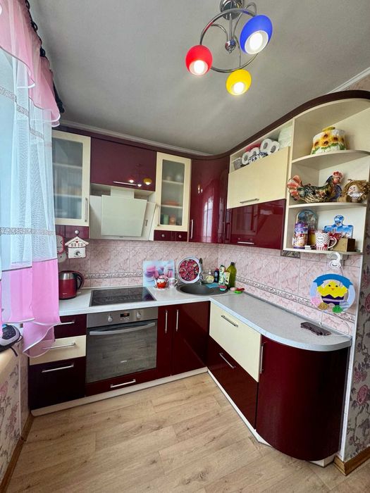 Продам недорого отличную 3х ком.квартиру в шикарном районе, Алексеевка