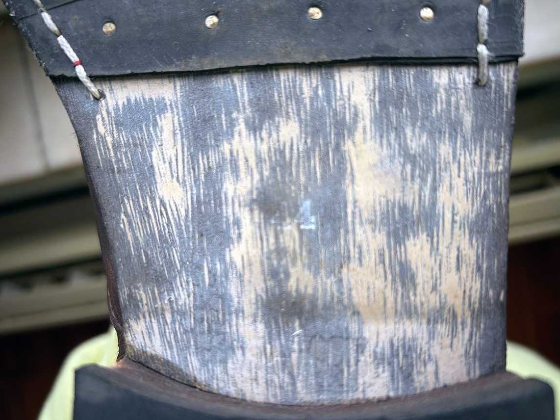 Botas de pele castanha estilo vintage