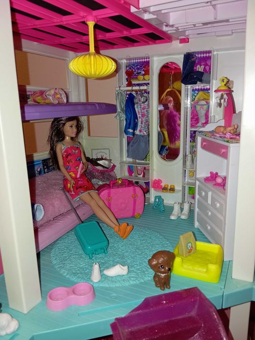 Domek Barbie Dreamhouse z samochodem i gratisami