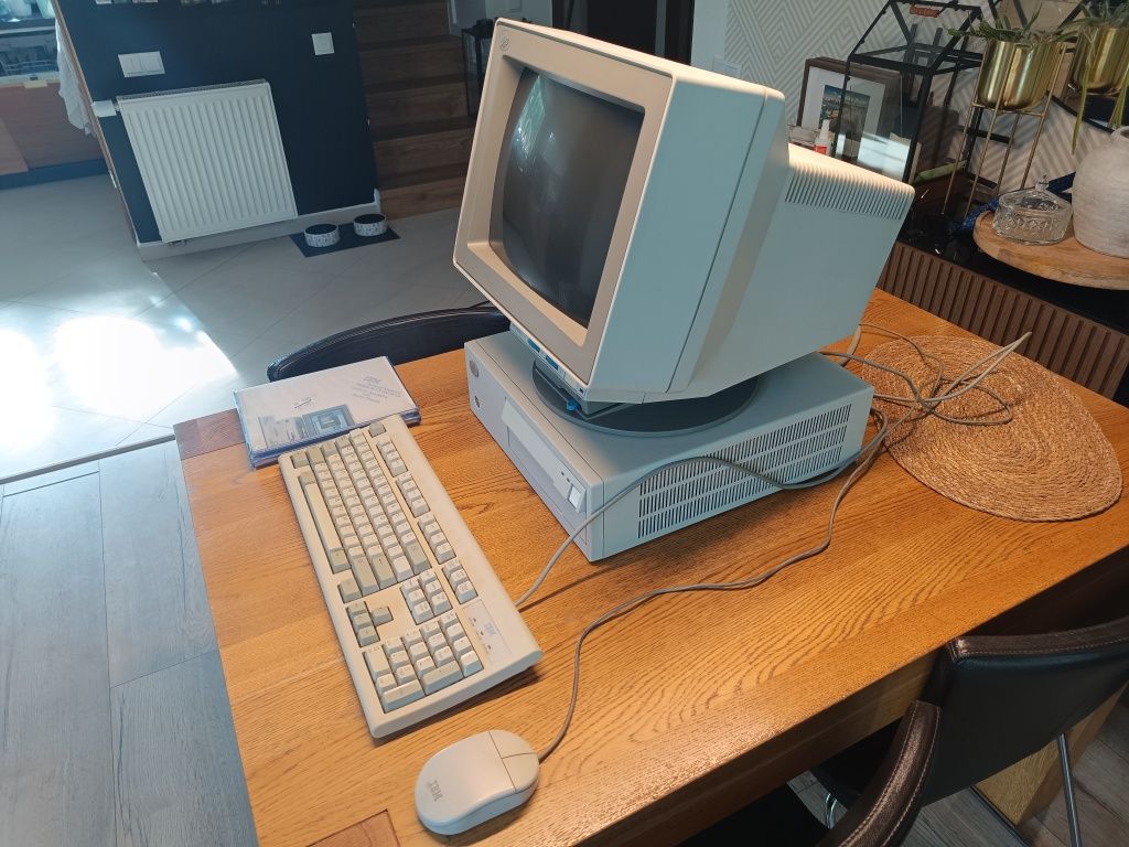 IBM PS/2 Model 56 Retro