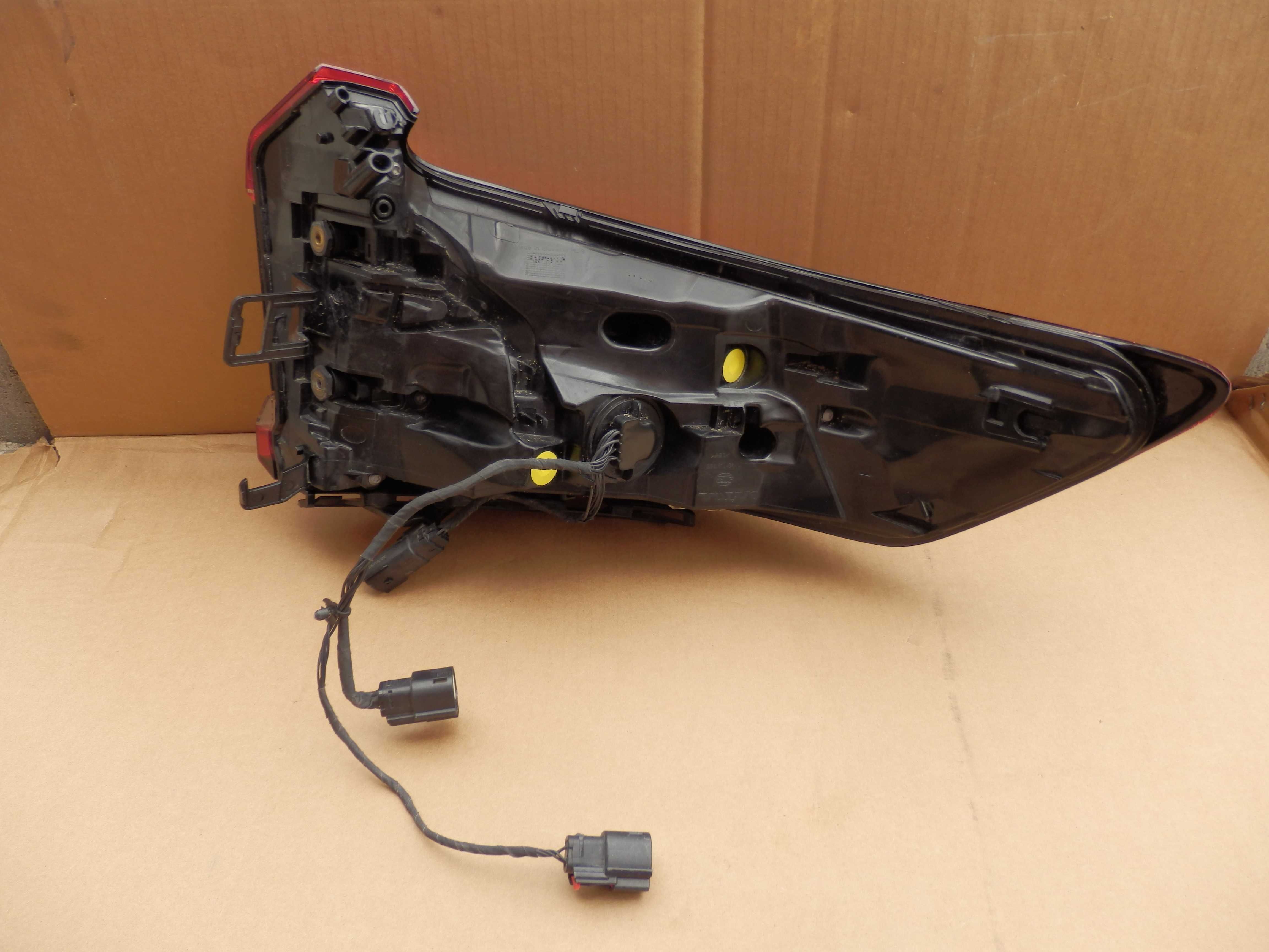Volvo C40 Lampa Led Tylna Tył Lewa EU