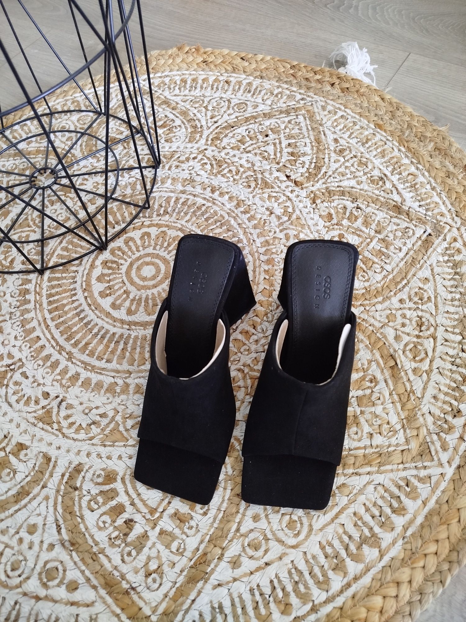 Mules pretos, 36