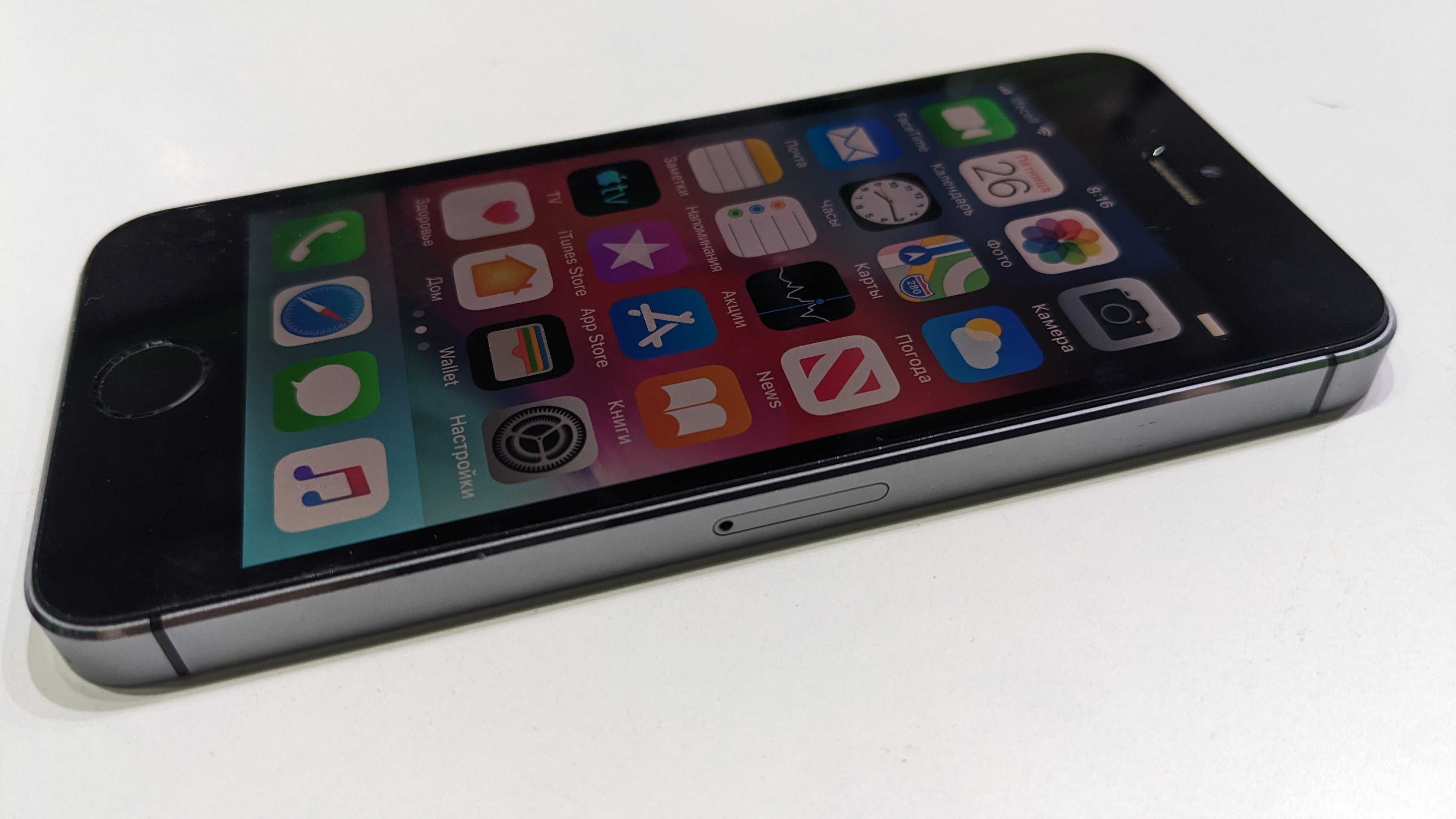 Apple iPhone 5s Space Gray Unlocked телефон  (оригинал)