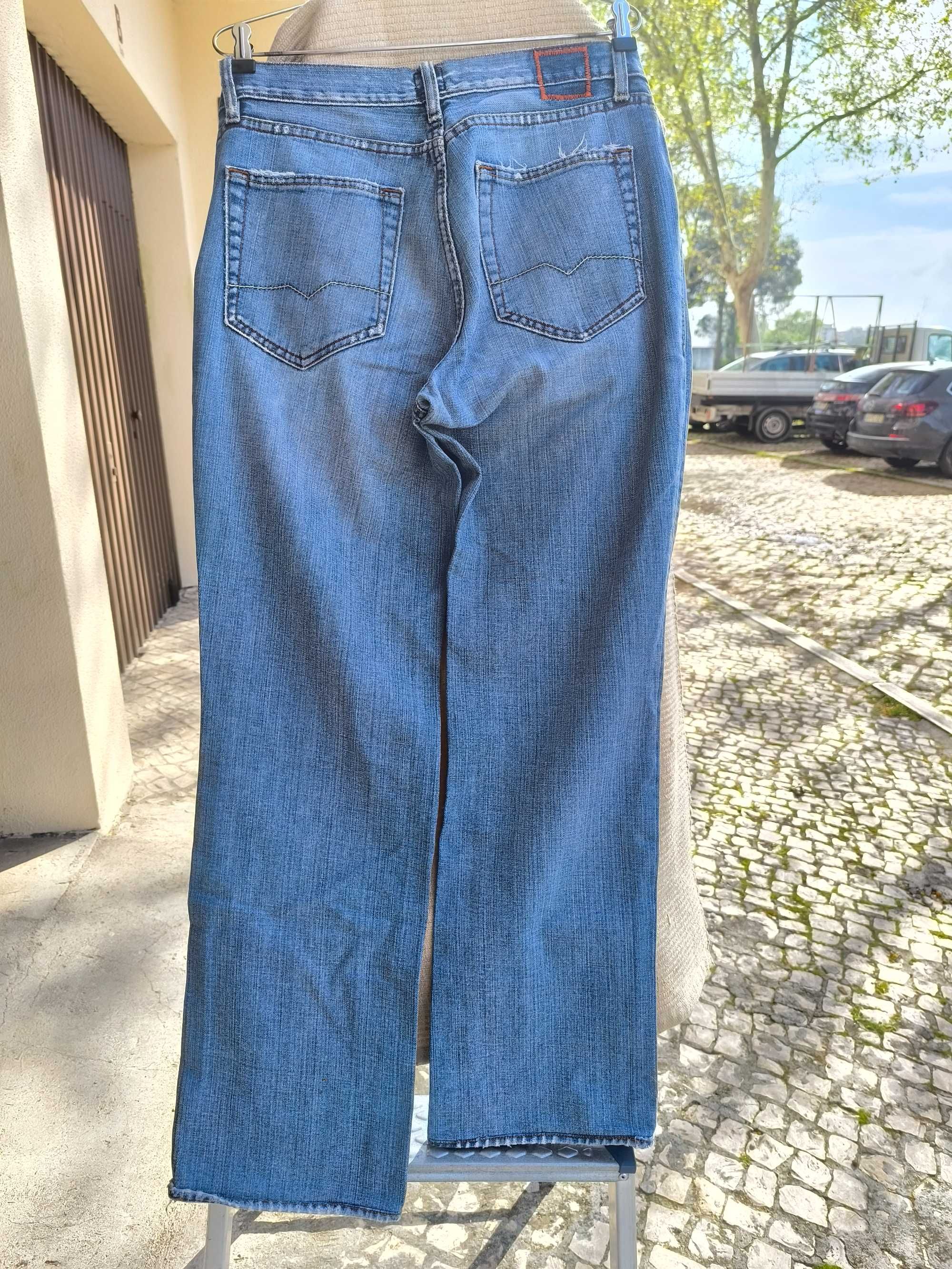 Jeans 34, Hugo Boss. Em excelente estado.
Vintage