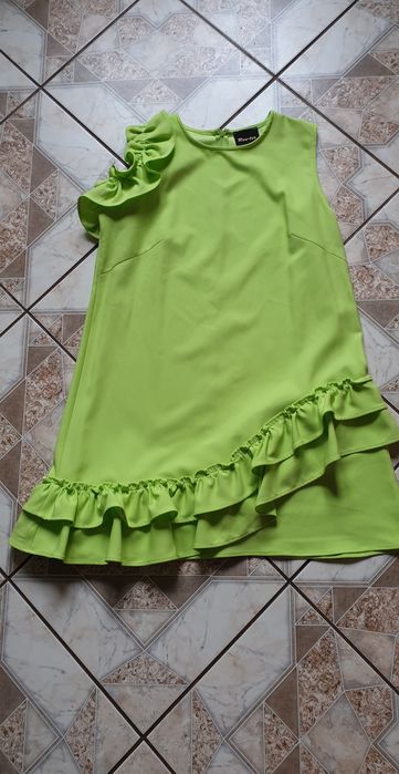 Sukienka damska zielona z falbanką