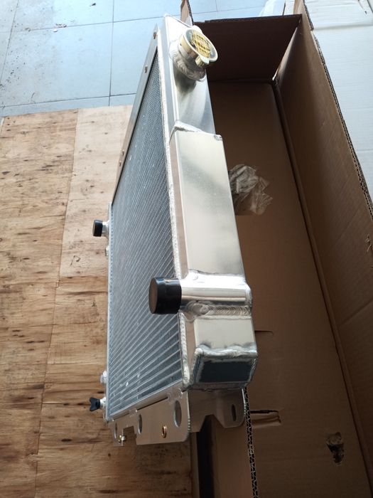 Radiador Jeep Wrangler Yj/Tj 2.4L 2.5L 4.0L 4.2L
