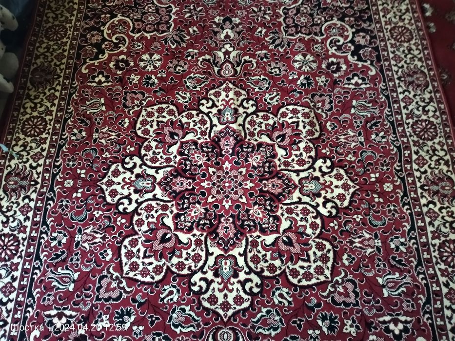 Продам ковёр 2×3м