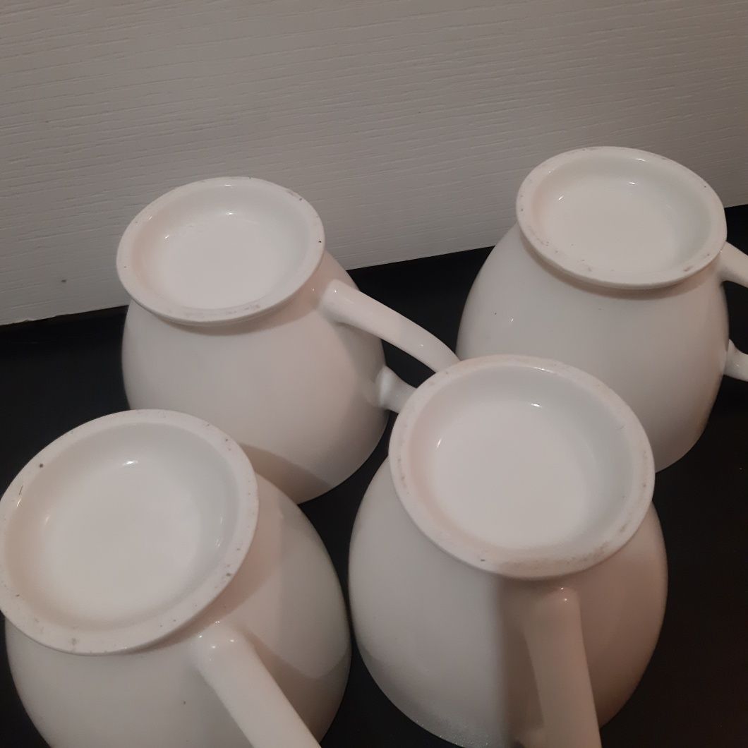 Zestaw kubkow porcelanowych 350 ml i czajniczka do herbaty