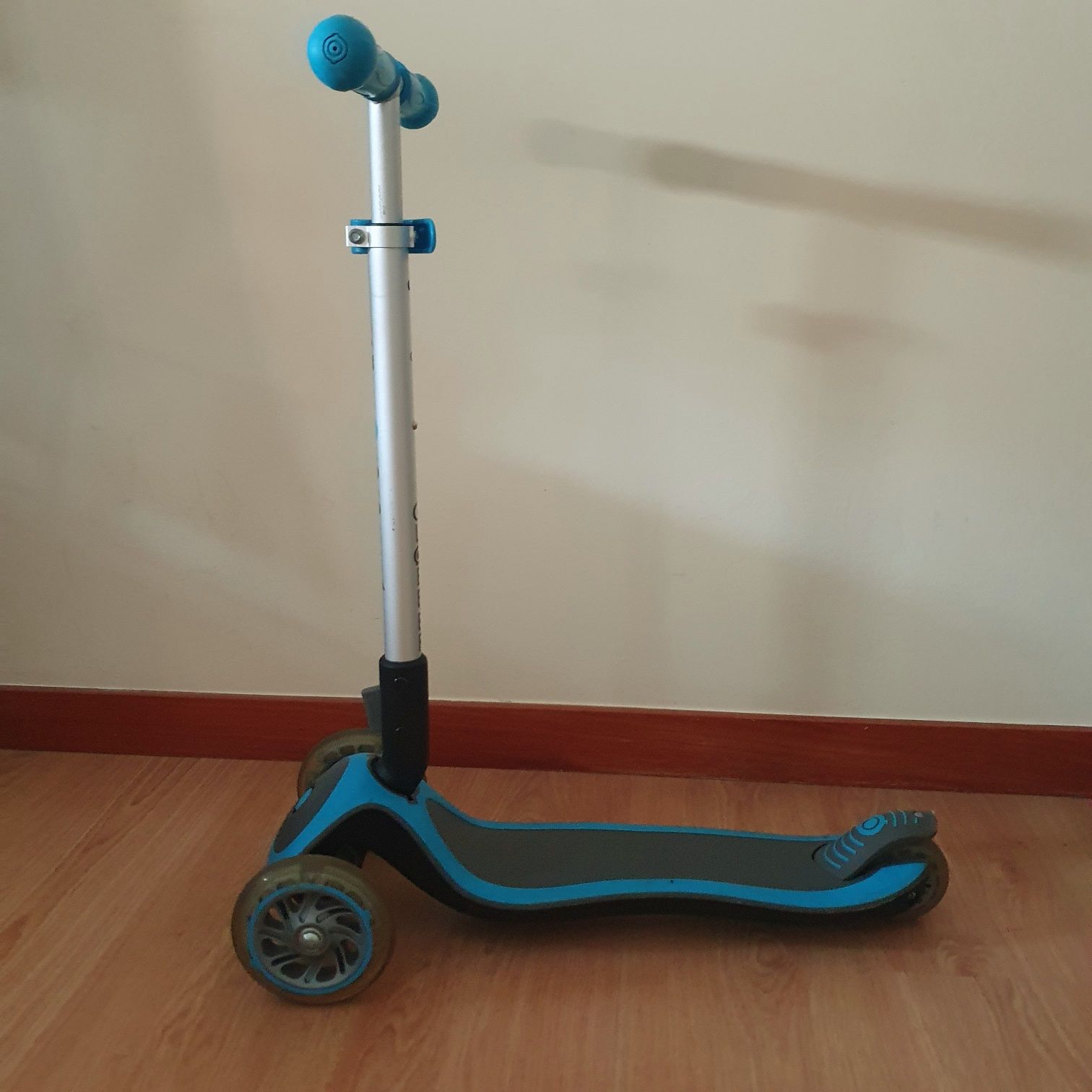 Trotinete de criança cinza e azul Globber