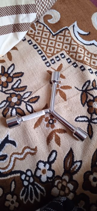 Продам ключ трикутний