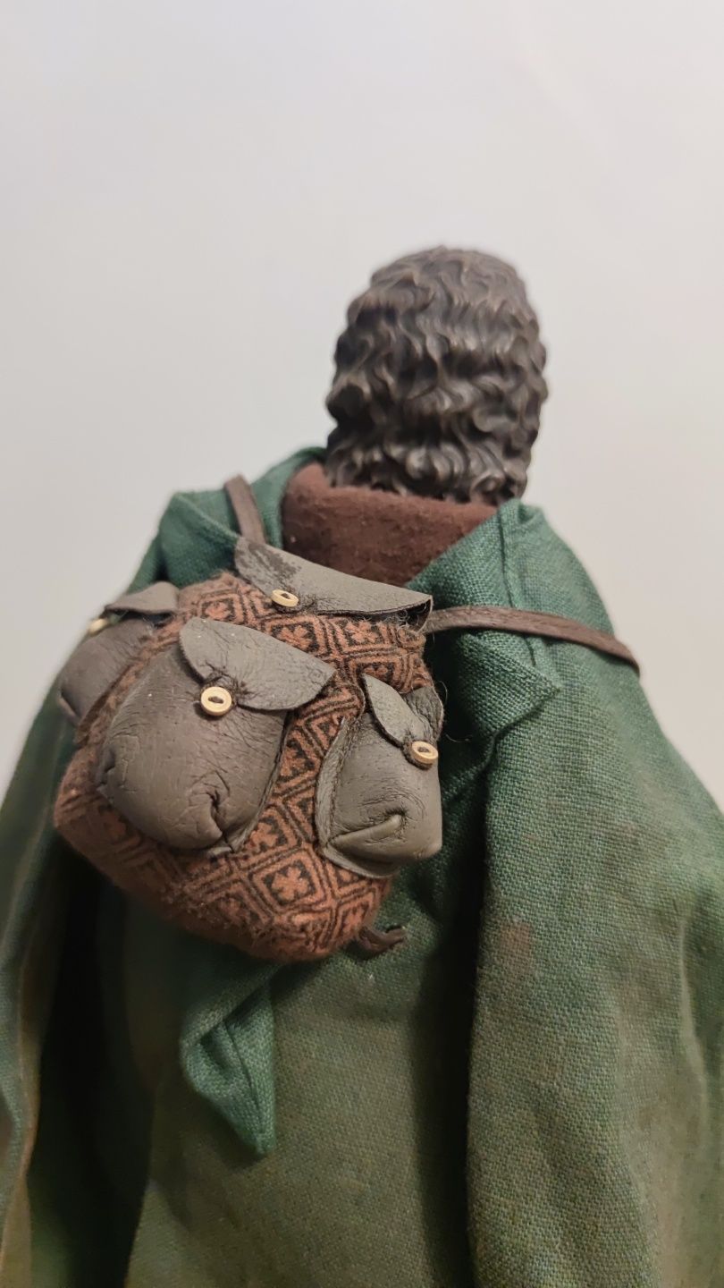 Figura colecionável Frodo Baggins (Escala 1/4) - Lord of The Rings