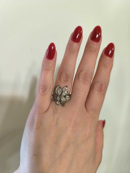 Срібні прикраси колечка підвіска сережки