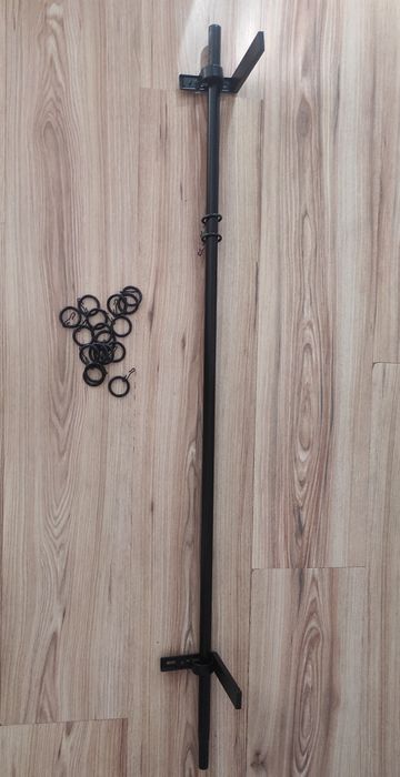 Karnisz Ikea czarny