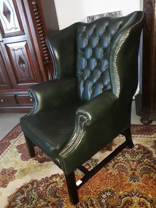 Gabinetowy fotel Chesterfield uszak skórzany