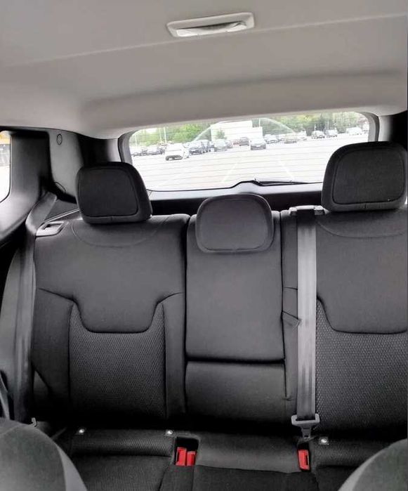 Jeep Renegade 2018 кросовер