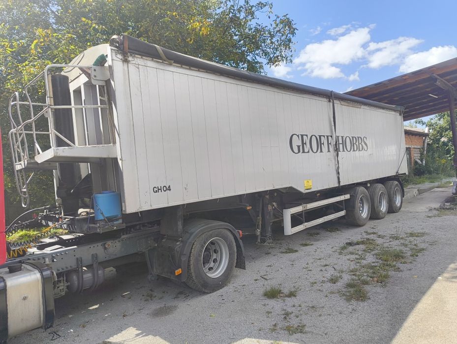 Продам тягач самоскид