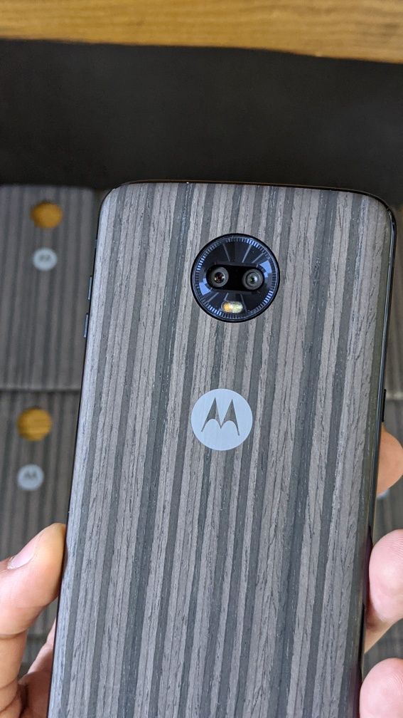 Крышка Motorola Moto Z серии Style Shell Charcoal Накладка