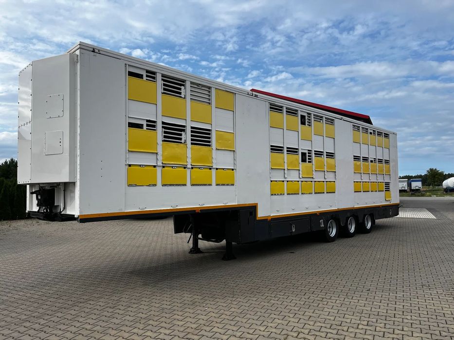 LeciTrailer DO ŻYWCA 3 POZIOMY  WENTYLATORY POIDŁA SMOCZKI ZRASZACZE DACH PODNOSZONY RAMPA HYDRAULICZNA STEROWANIE PILOTEM  Zabudowa GUITTON Sprowadzona  Pełna dokumentacja oś podnoszona