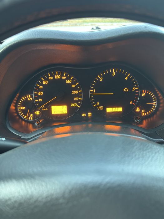 Toyota Avensis 2,0d механіка дизельний універсал в гарному стані