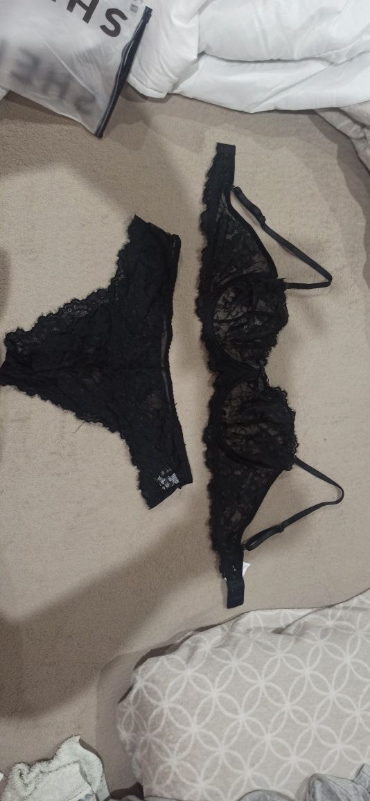 Conjunto lingerie preto de renda