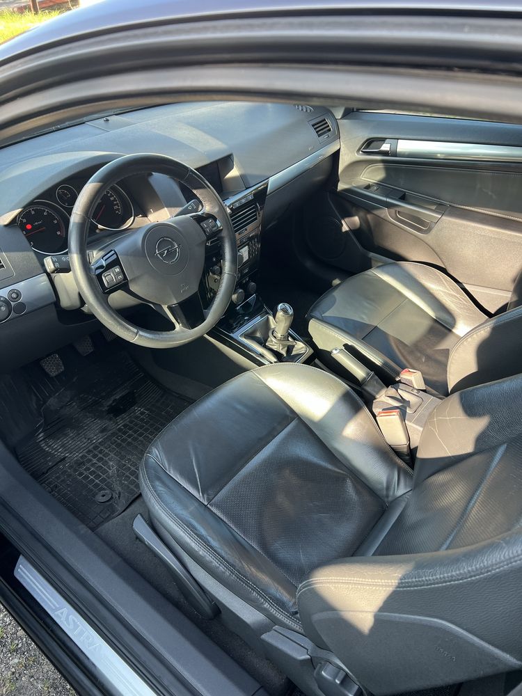 Opel Astra H GTC
