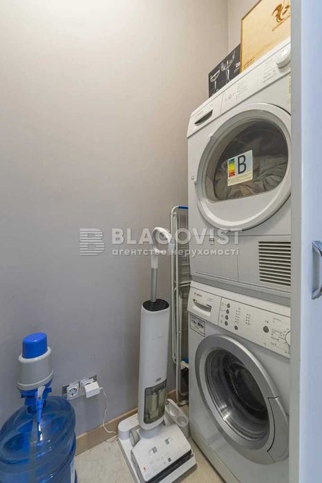 Продаж 2 кв  Іллєнка  18б  ЖК Парус Шевченківський р-н